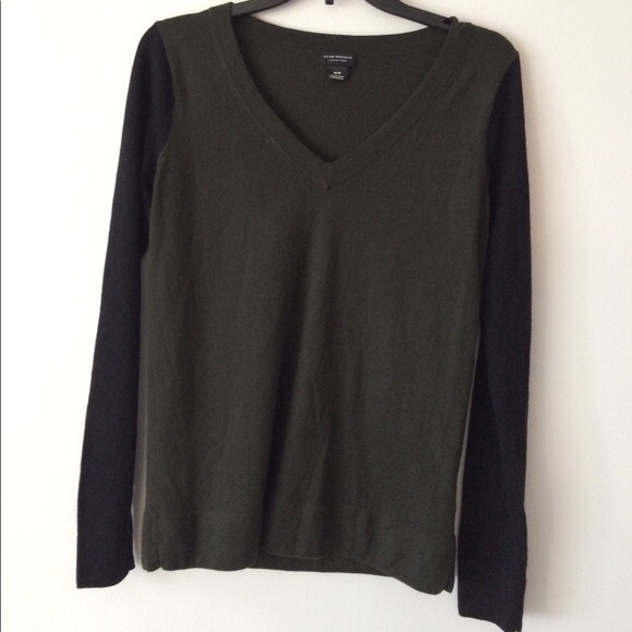 Club Monaco Merino Wool ~ Italian Yarn Sweater - Picture 1 of 3